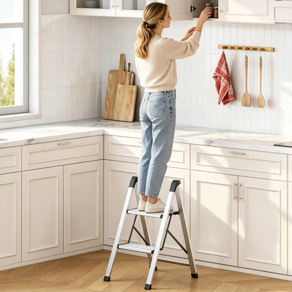 2 Step Aluminum Foldable Step Ladders 330lb Silver L44030